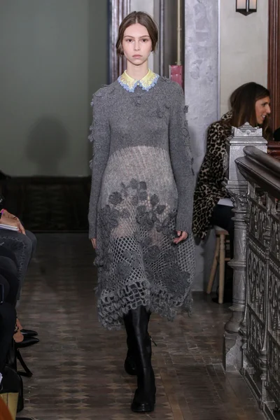 Look 11